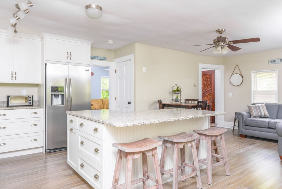 Plenty of Workspace for Multiple Chefs