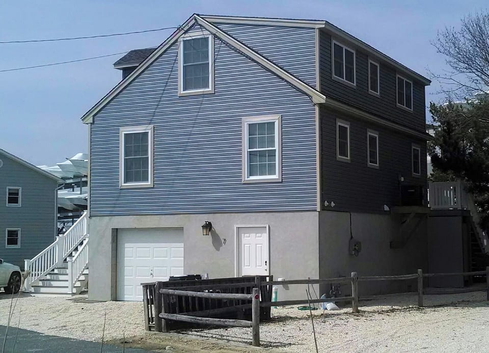 Parking for 3-4 cars in driveway