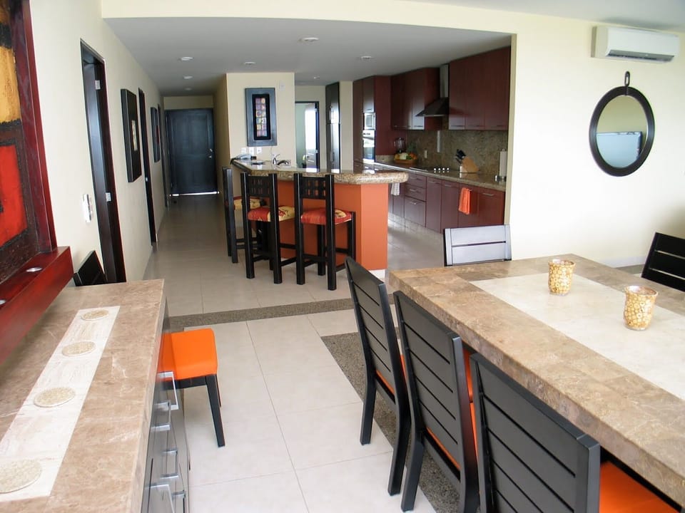 Fully stocked kitchen & Dining area