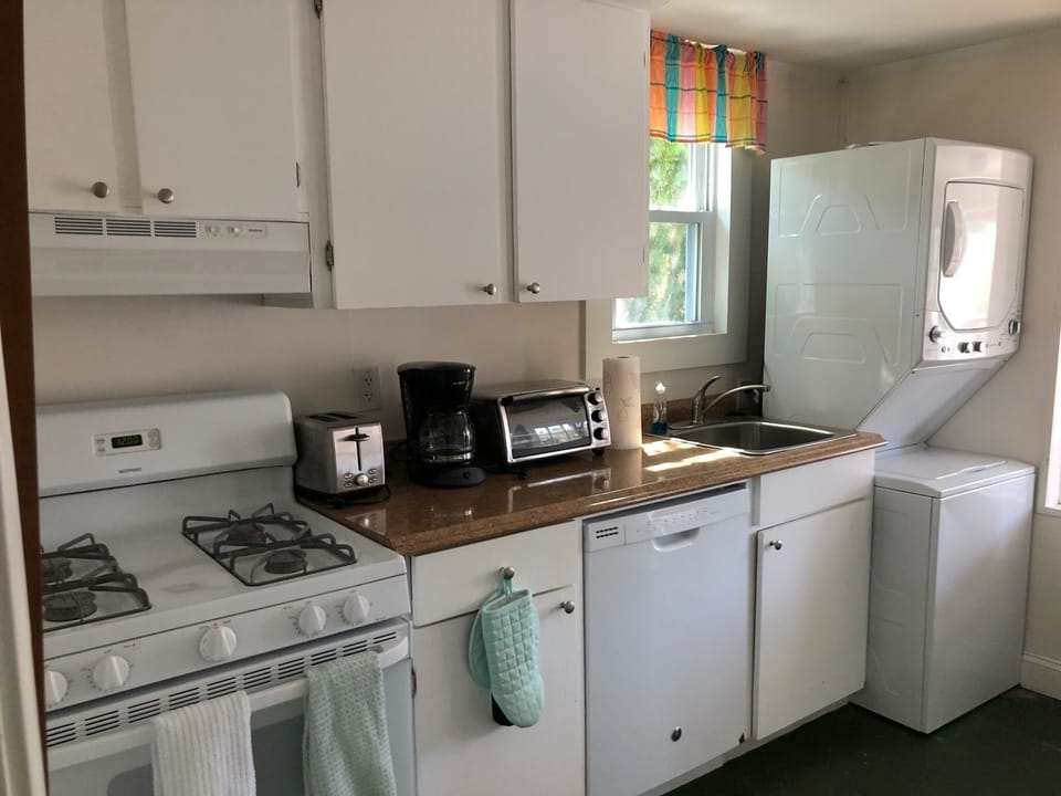 Kitchen (2022)