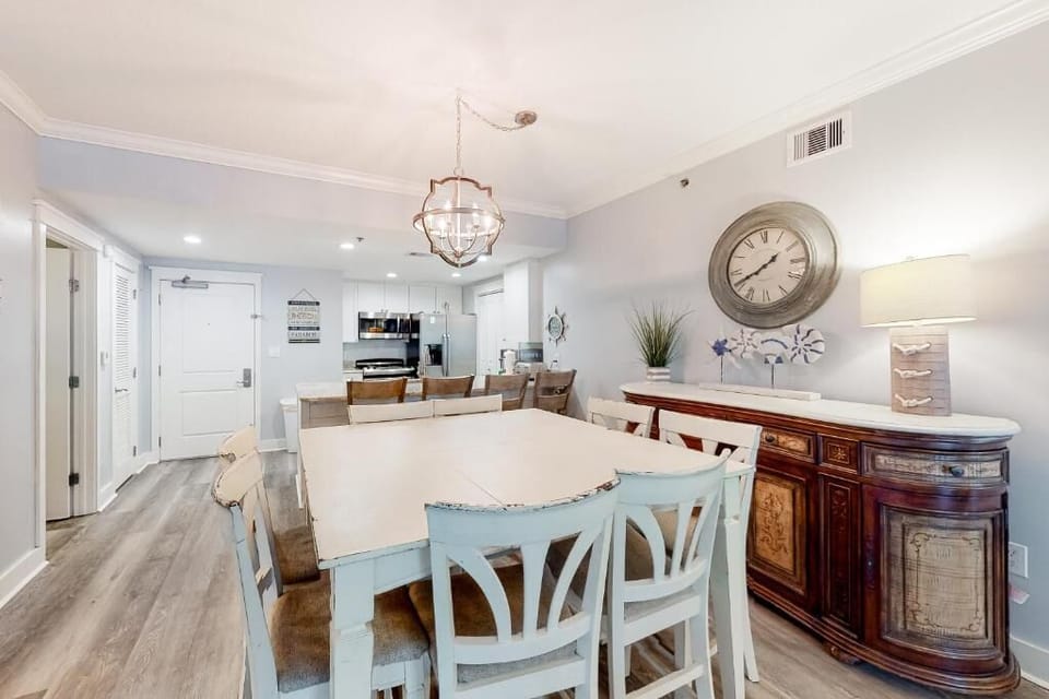 Dining Area Seats 8