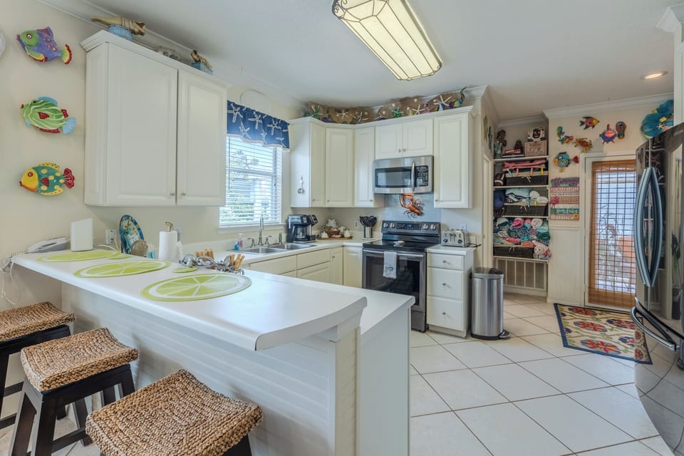 Castaway Cottage Destin Florida breakfast bar