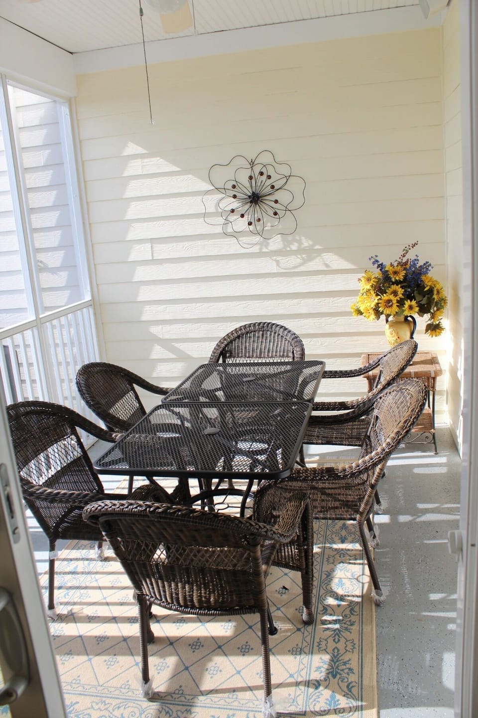 Screened in porch