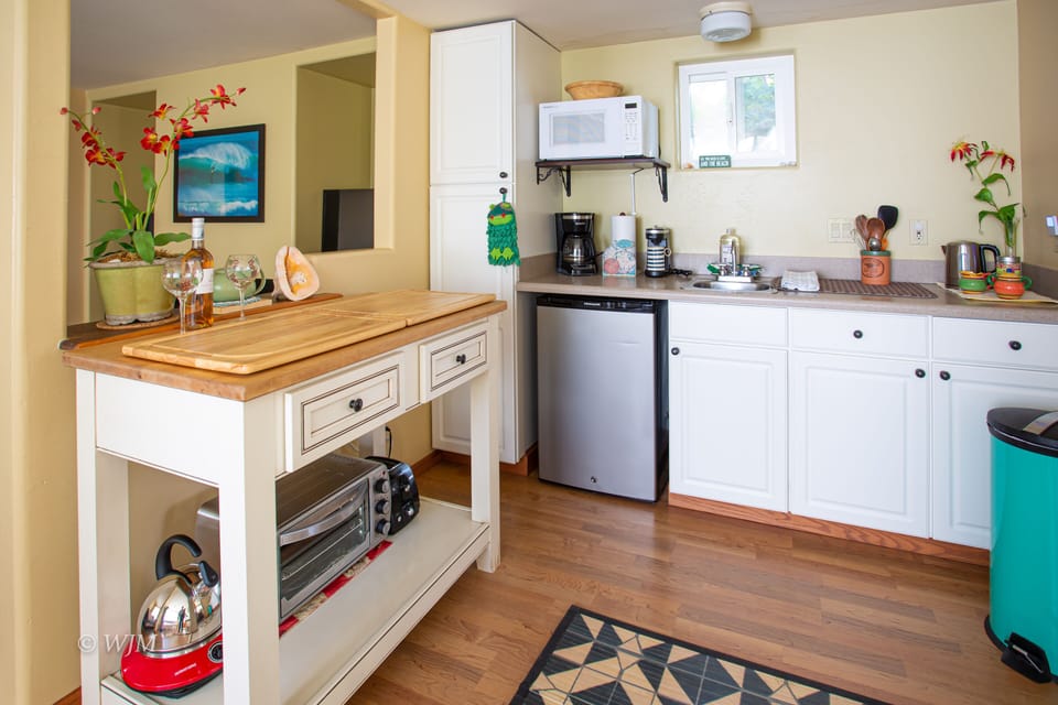 Kitchenette...