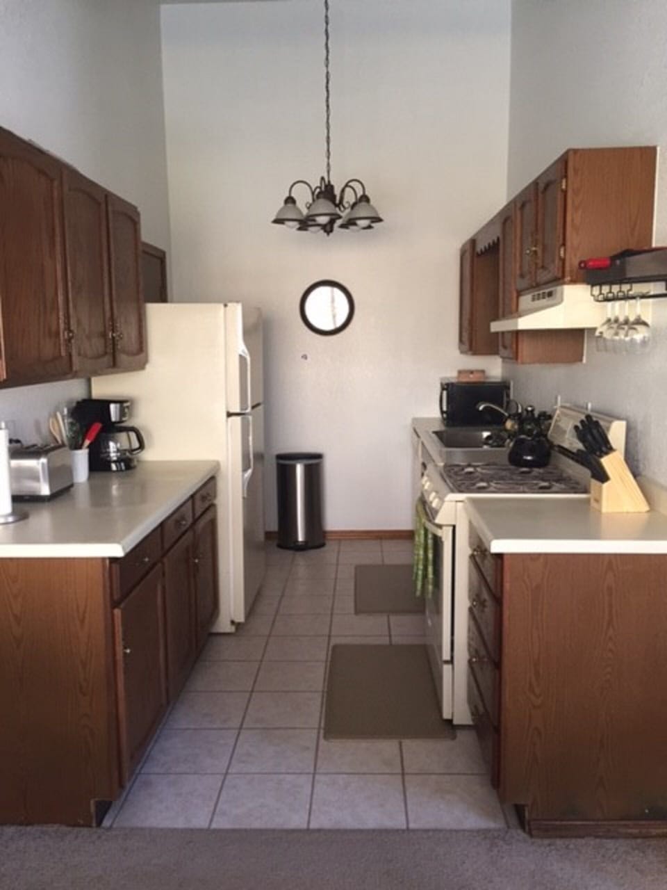 Fully equipped kitchen with pantry