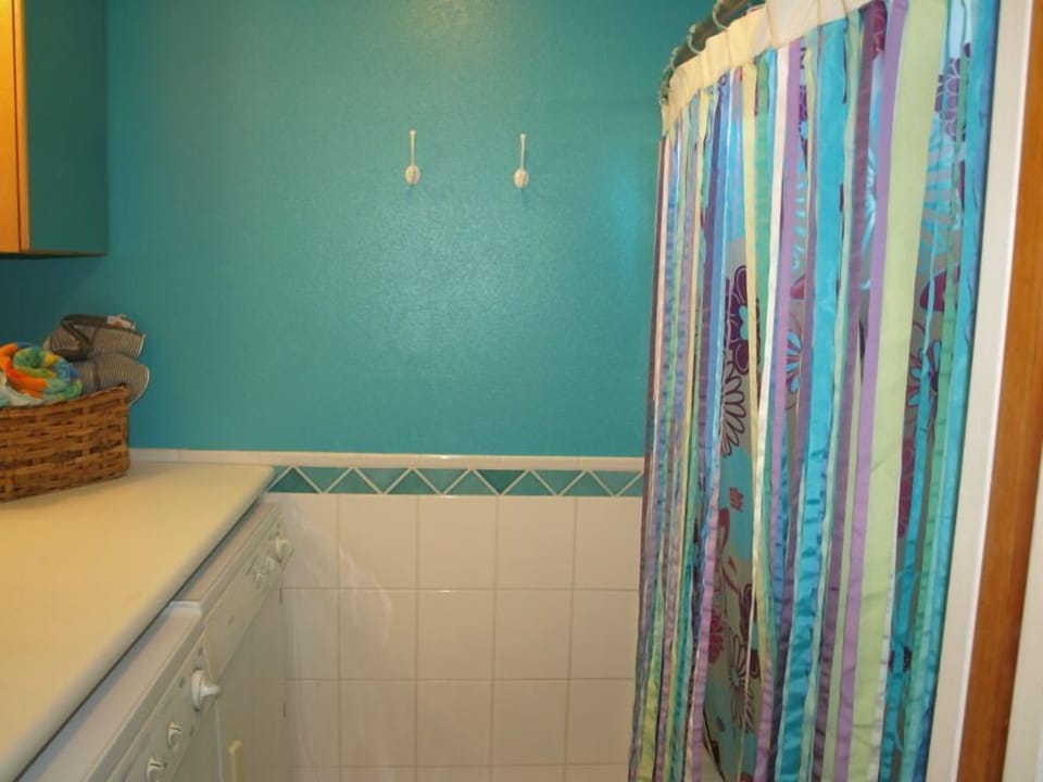 Downstairs Full Bathroom