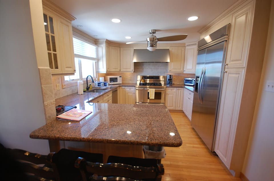 Breakfast bar