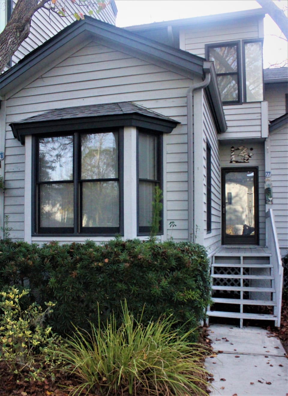 Fantastic condo in well kept community - great location on the island!