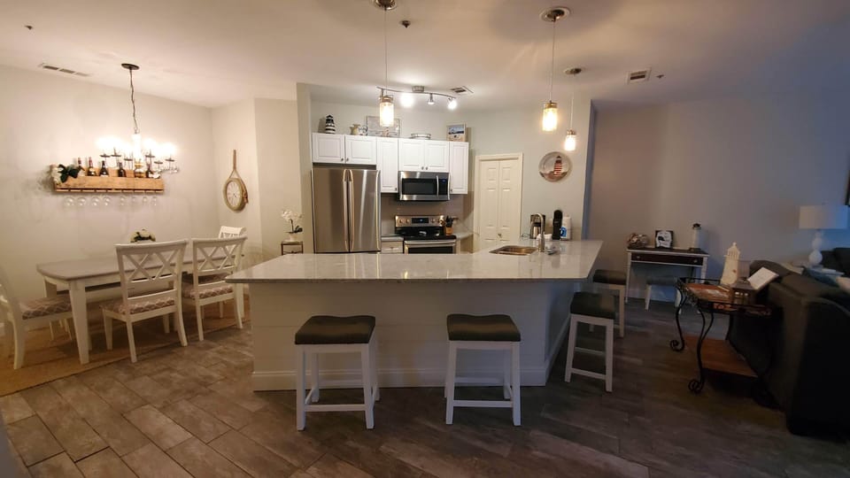 Seating for 4 around the countertops new for 2022.