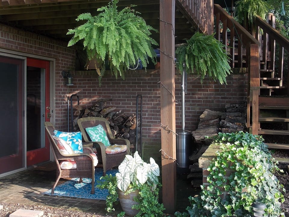 Separate entrance into apartment