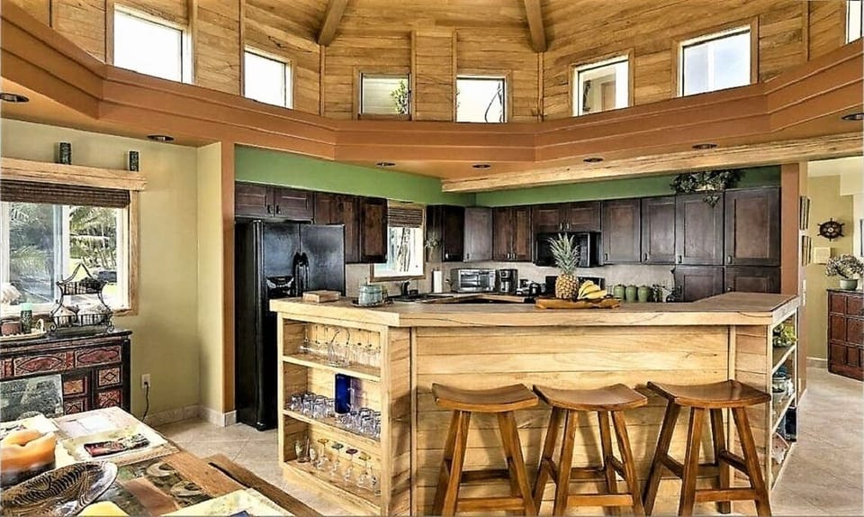 kitchen and dining area - 3rd floor