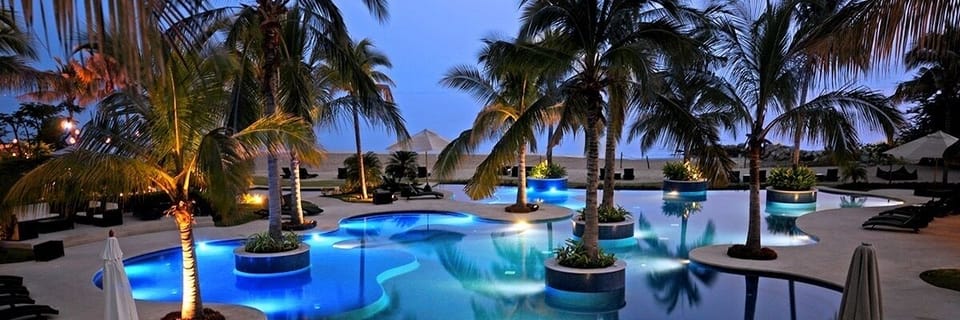 frist pool and Spa and  bar at Beach Club this is private Club 