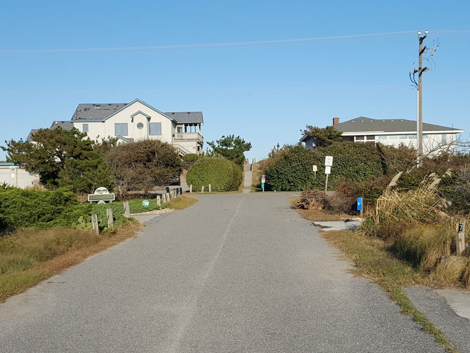 Short walk to beach on quiet dead end street.  No busy roads to cross.