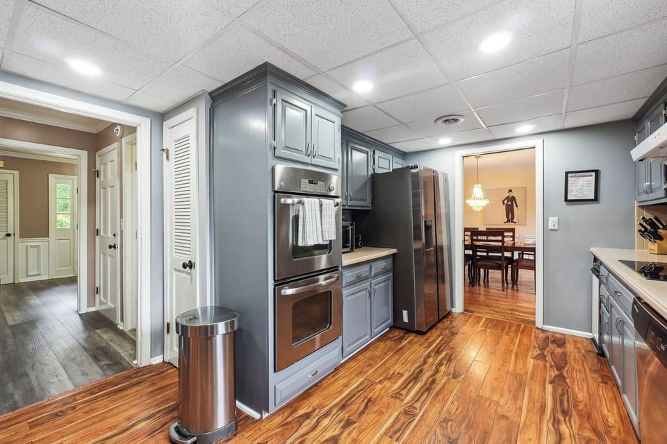 Full Kitchen with stainless-steel appliances -Main Level