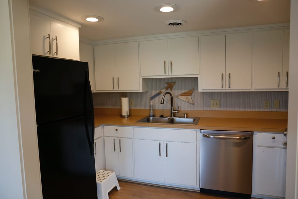 Refrigerator with ice maker .