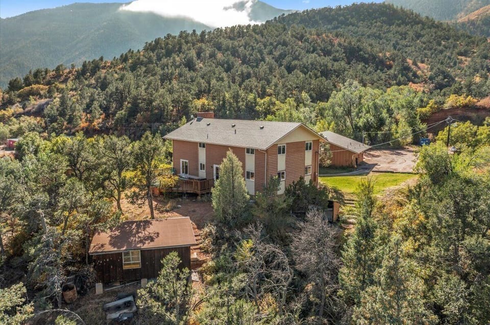 The Lodge is the larger property. We have a small Cottage in front of the lodge.