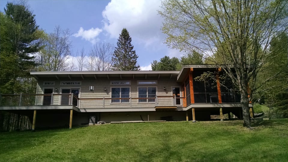 decks overlooking back yard