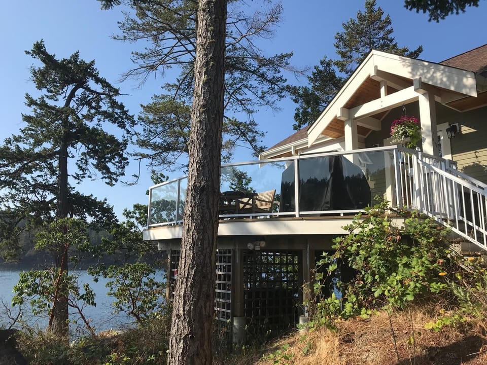 Cottage on Point