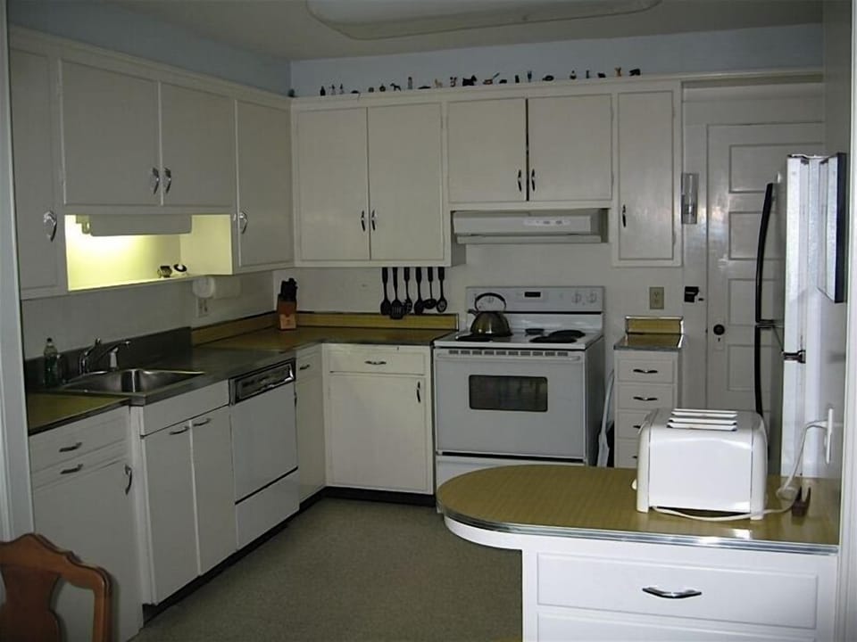 Fully-equipped kitchen.