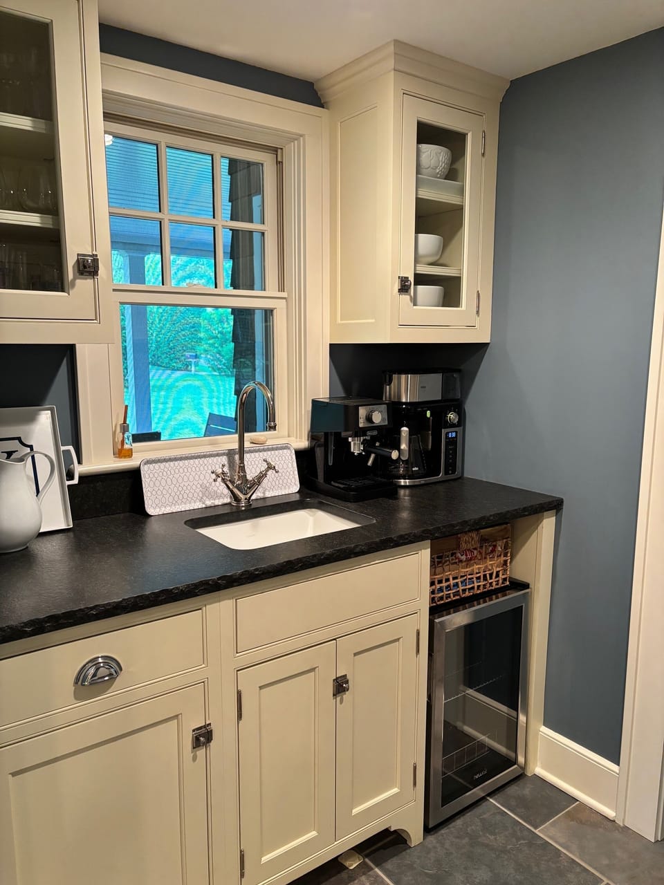 Butler's Pantry with Beverage Refridgerator