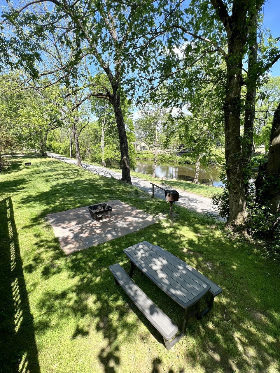 Fire Pit Overlooking the Little River! Call 865-804-4325 to Book