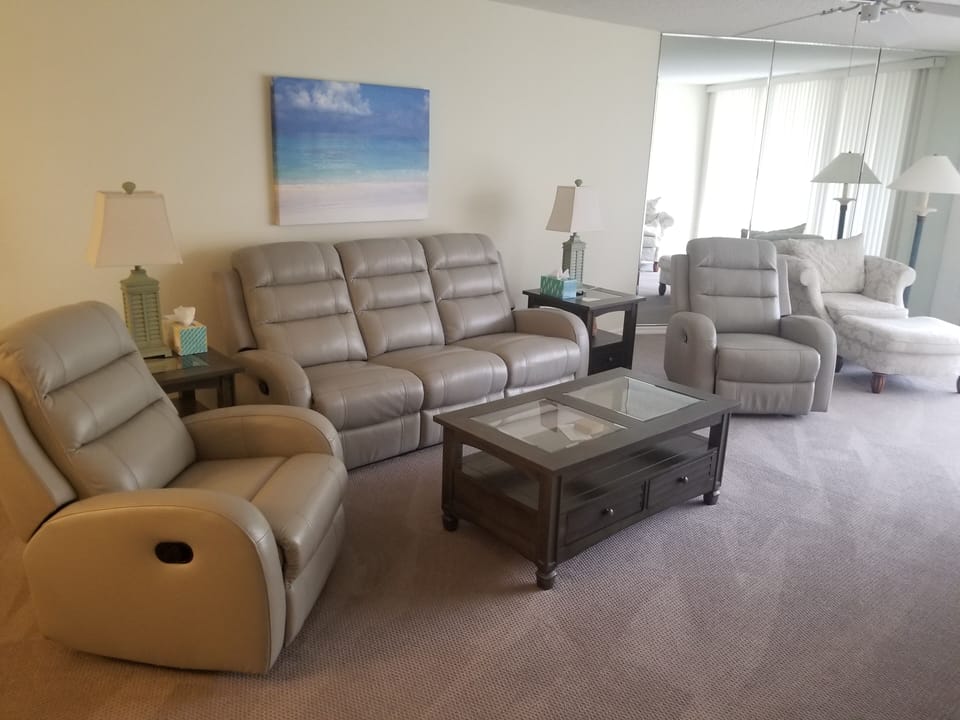 Living Room - Two Recliners