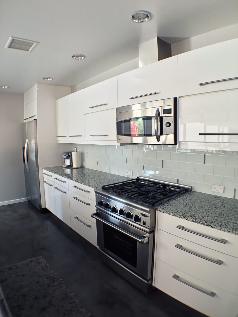 Fully stocked and equipped well enough to satisfy your inner chef. 🍳