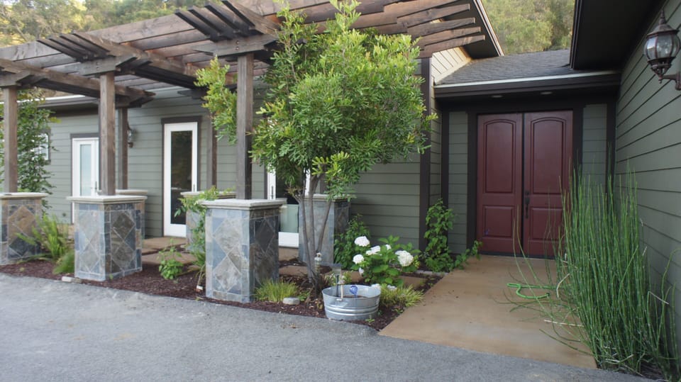 Entry to home
