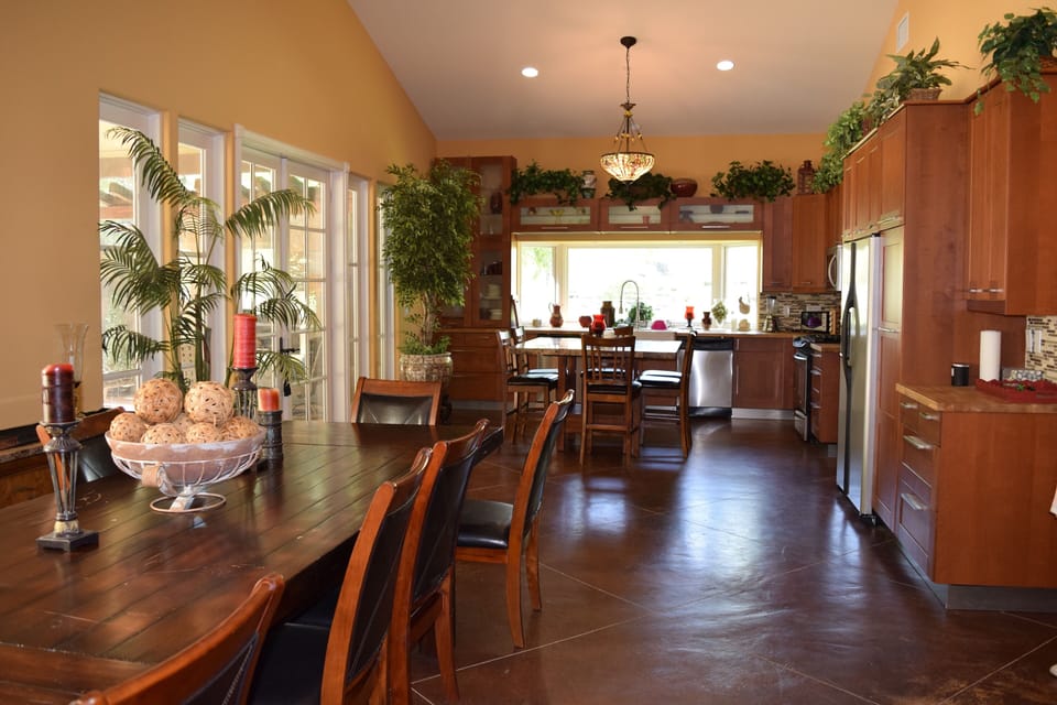Kitchen, Dining area
