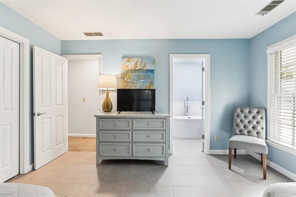 Guest Bedroom at 20 Baynard Cove