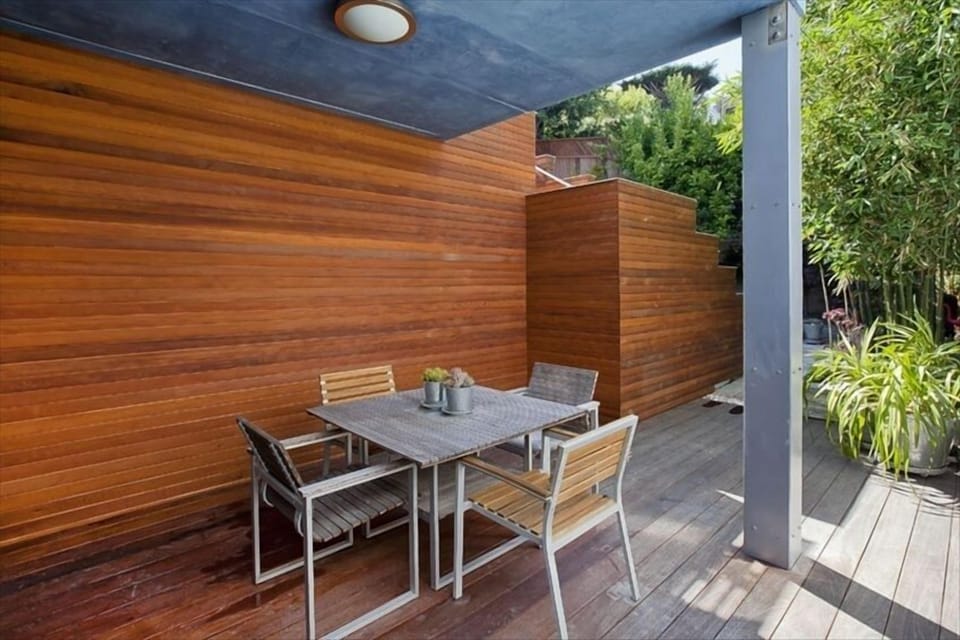 Private Deck 