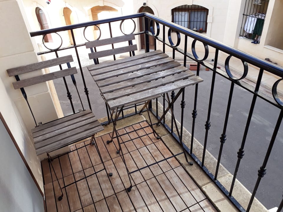 balcony