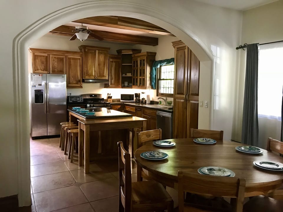 Kitchen and dining room area