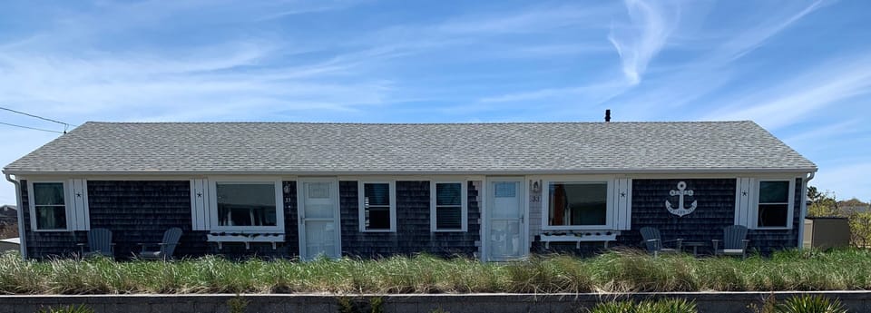 Side-by-side duplex (renting ONE side only!)