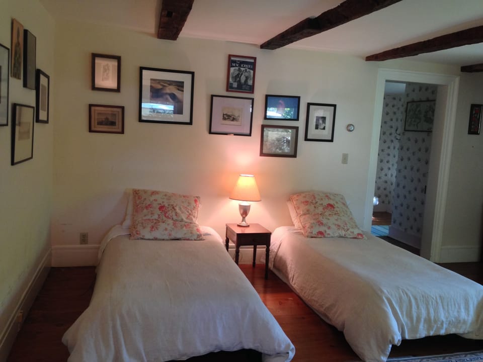 Ground floor bedroom with en suite bath.