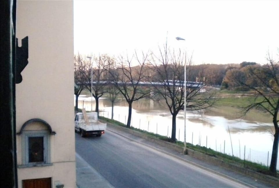 upground metro station 2 min walk direct to train station