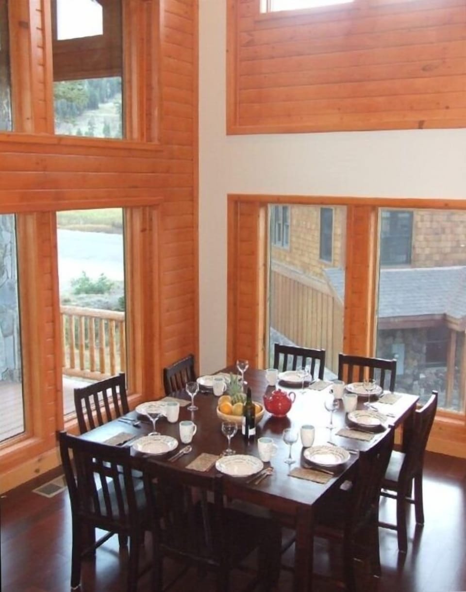 Dining Room seats 8-10 (plus 4 at the bar)