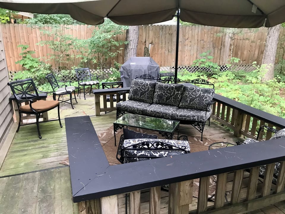 Lower deck