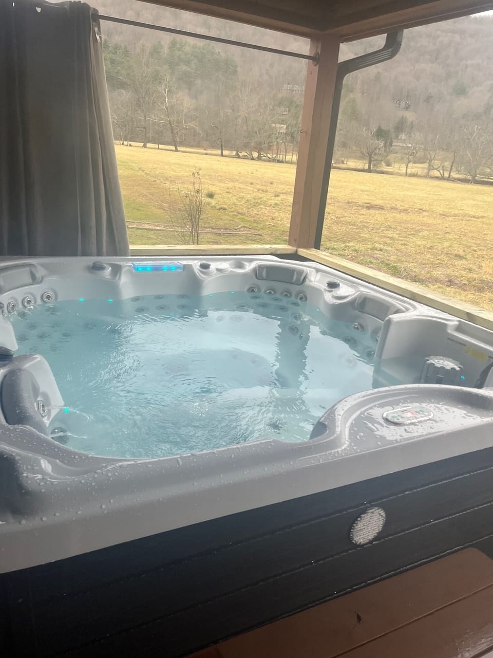Brand new large hot tub with 82 jets