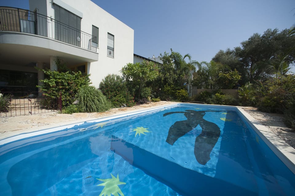 Lovely pool with fresh slightly salty water. Privately yours 9-12, 12-2 shared.