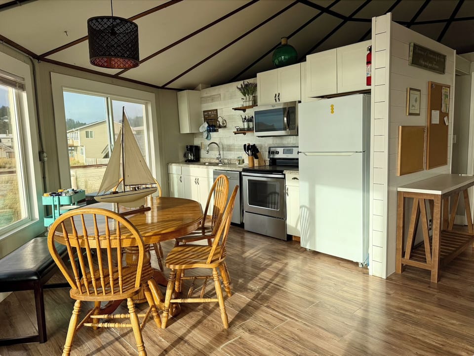 Kitchen and dining table