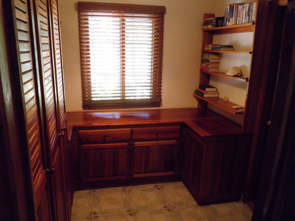 Main House, Unit 1, Master Den