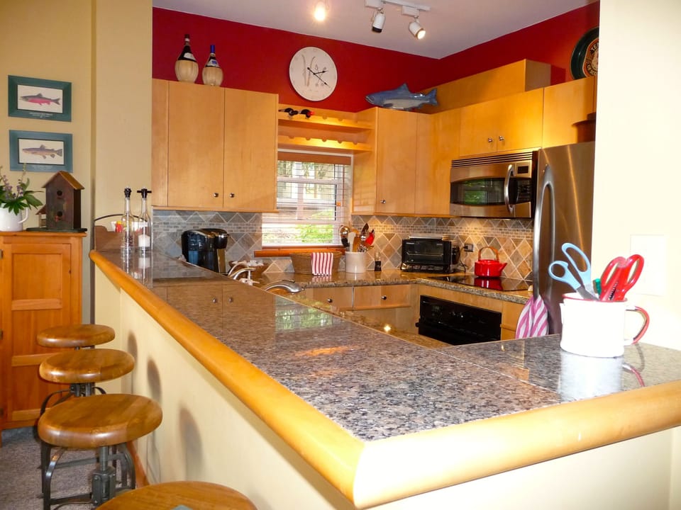 Fully stocked kitchen - Keurig.