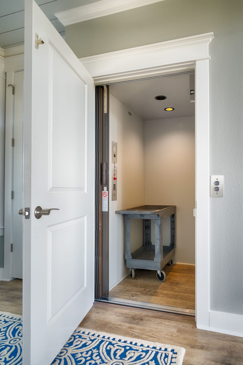 Elevator for transporting luggage and groceries.