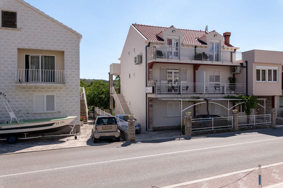 View of the house from the street