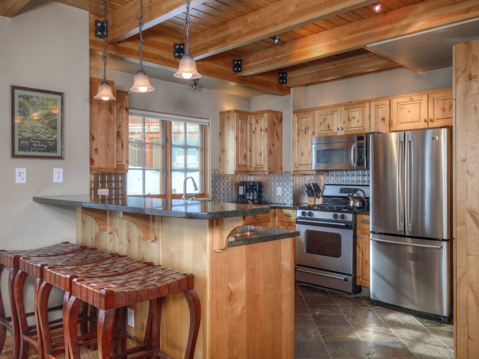 MMH 6 Harvest Moon Kitchen, 2