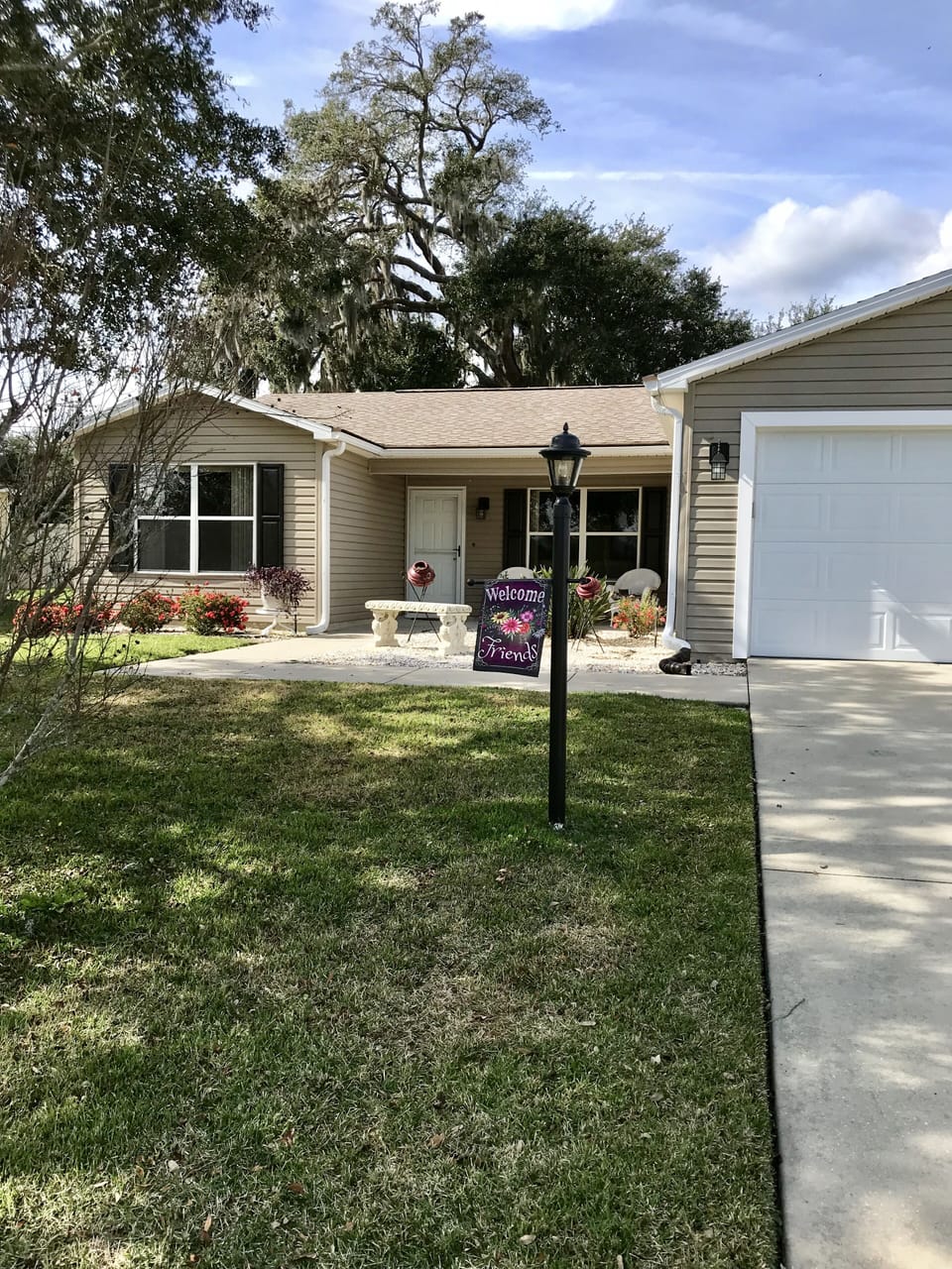 Front if home with 2 car garage