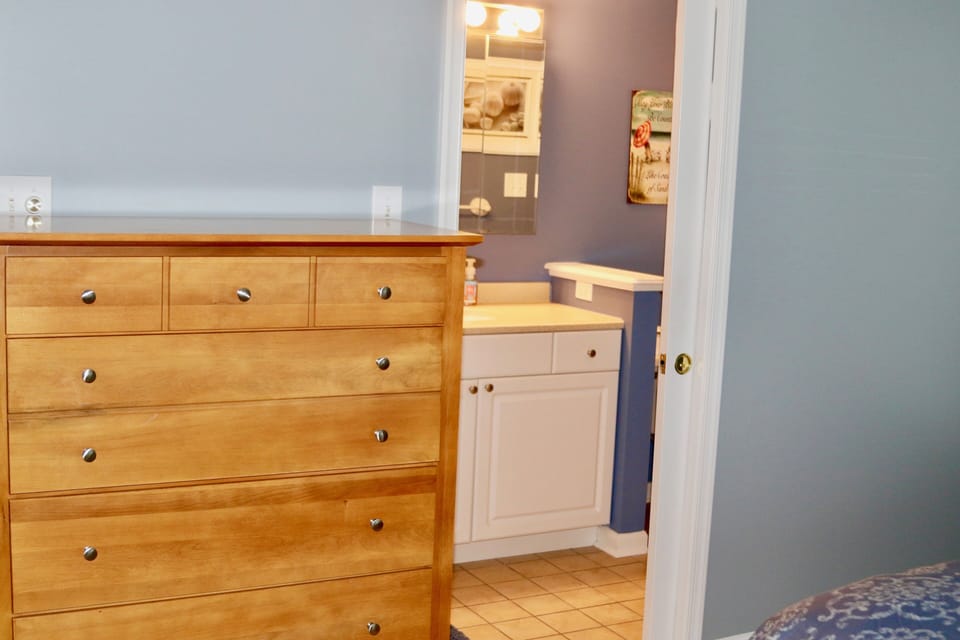 Attached Master Bathroom