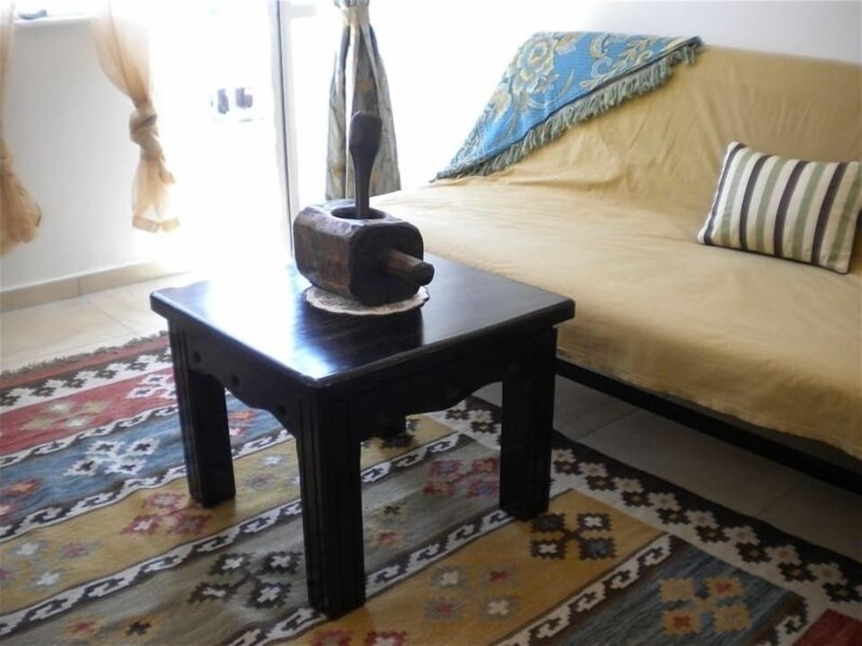 Living room 2 details