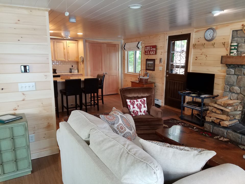 Living area looking toward kitchen.
